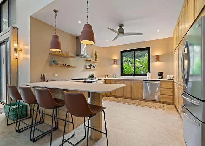 4 Bd Tranquil Villa Playa Grande