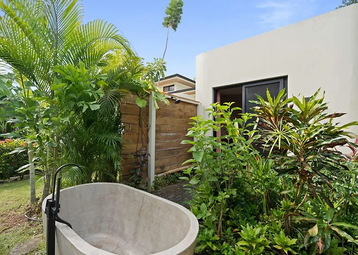 4 Bd Tranquil Villa *